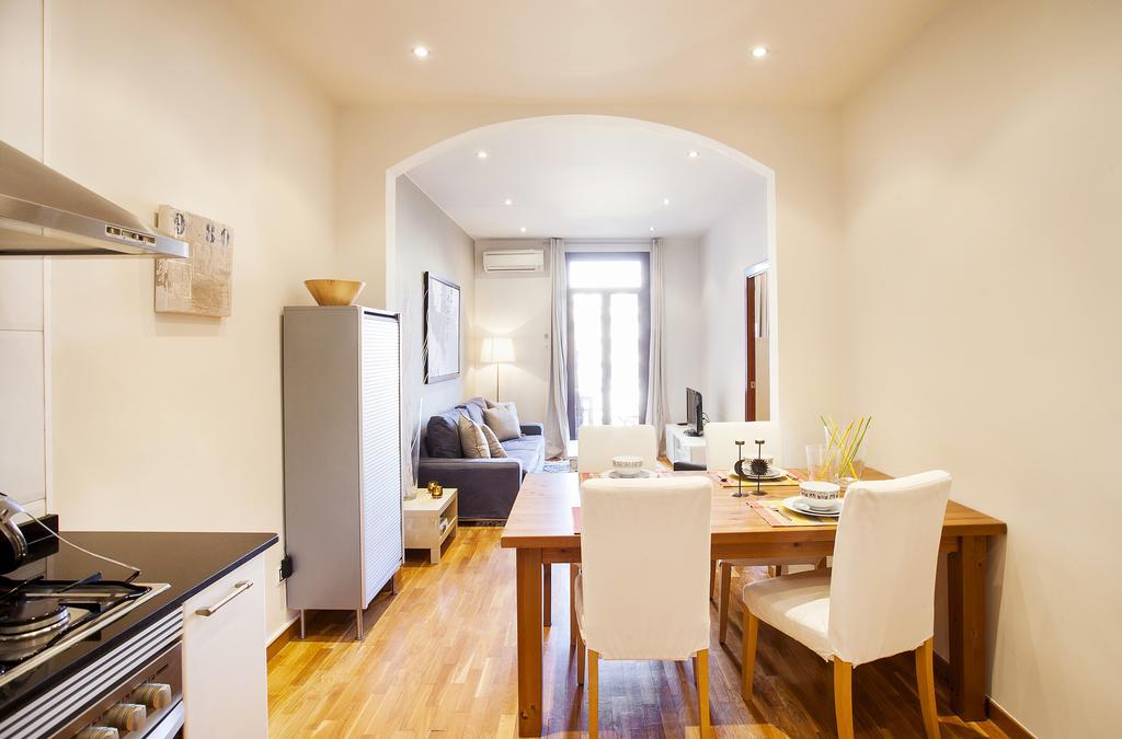 Apartments Barcelona&Home Deco Viladomat Exterior foto